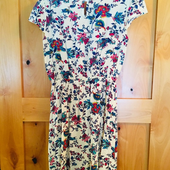 M/L but fits more like a small - Picture 2 of 6